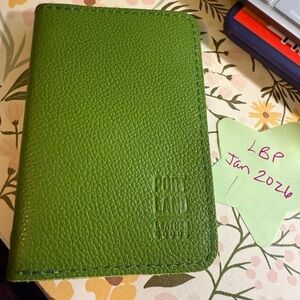 🦄 MANTIS Passport Holder - Portland Leather Goods- NEW